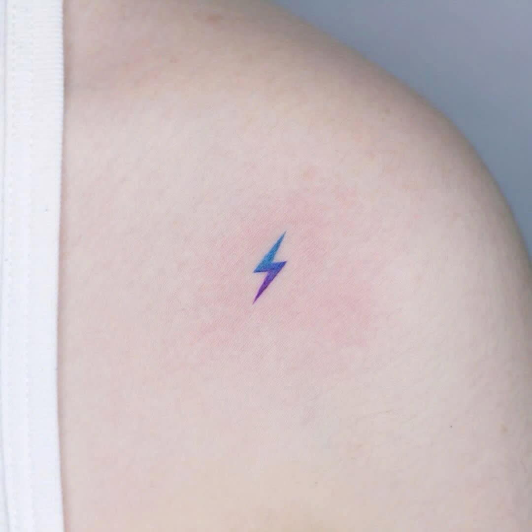 Tattoo by @tattoo_korea_ — fine_line, minimalist