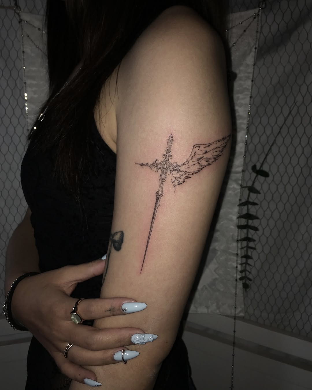 Tattoo by @keeshetattoo β fine_line, illustrative