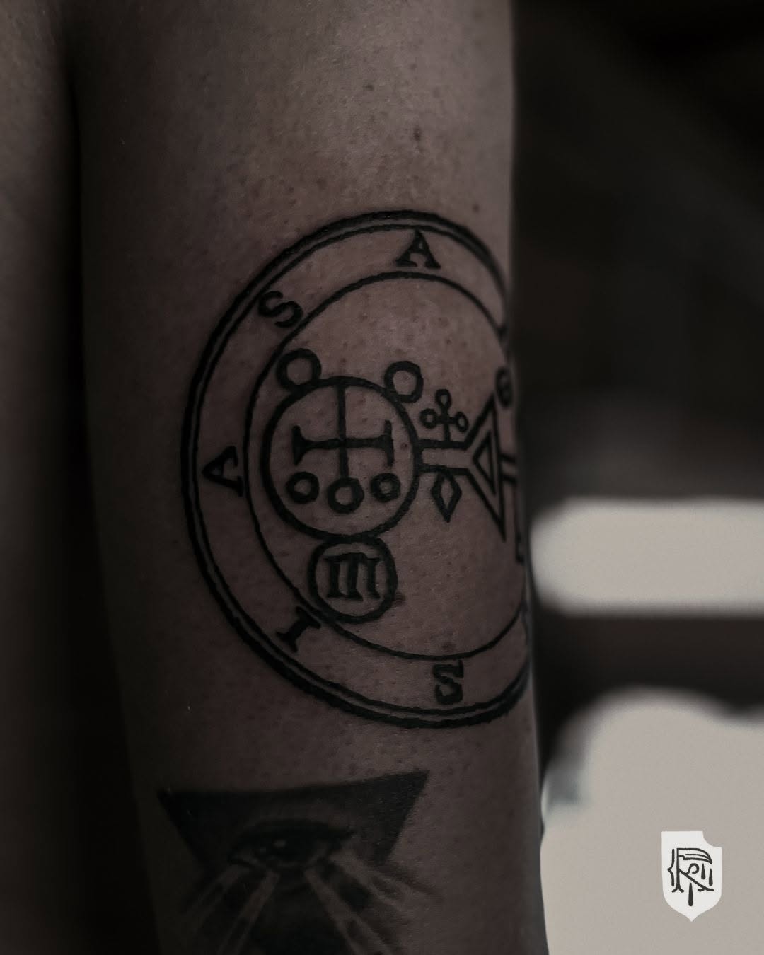 Tattoo by @krull.tattoo โ blackwork, geometric