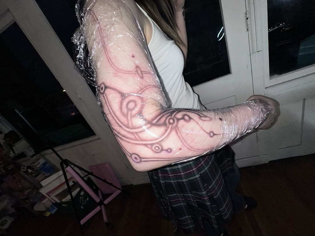 Tattoo by @7bugin7thdimension โ geometric, blackwork