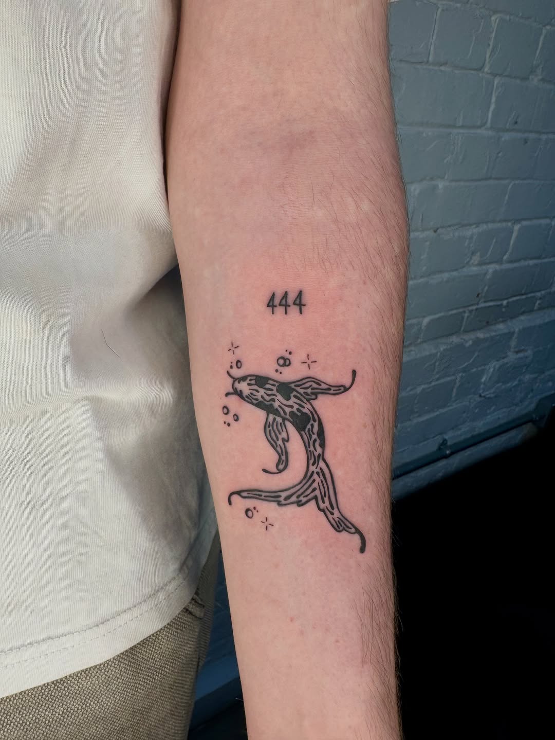 Tattoo by @studioalisi — fine_line, black_and_grey
