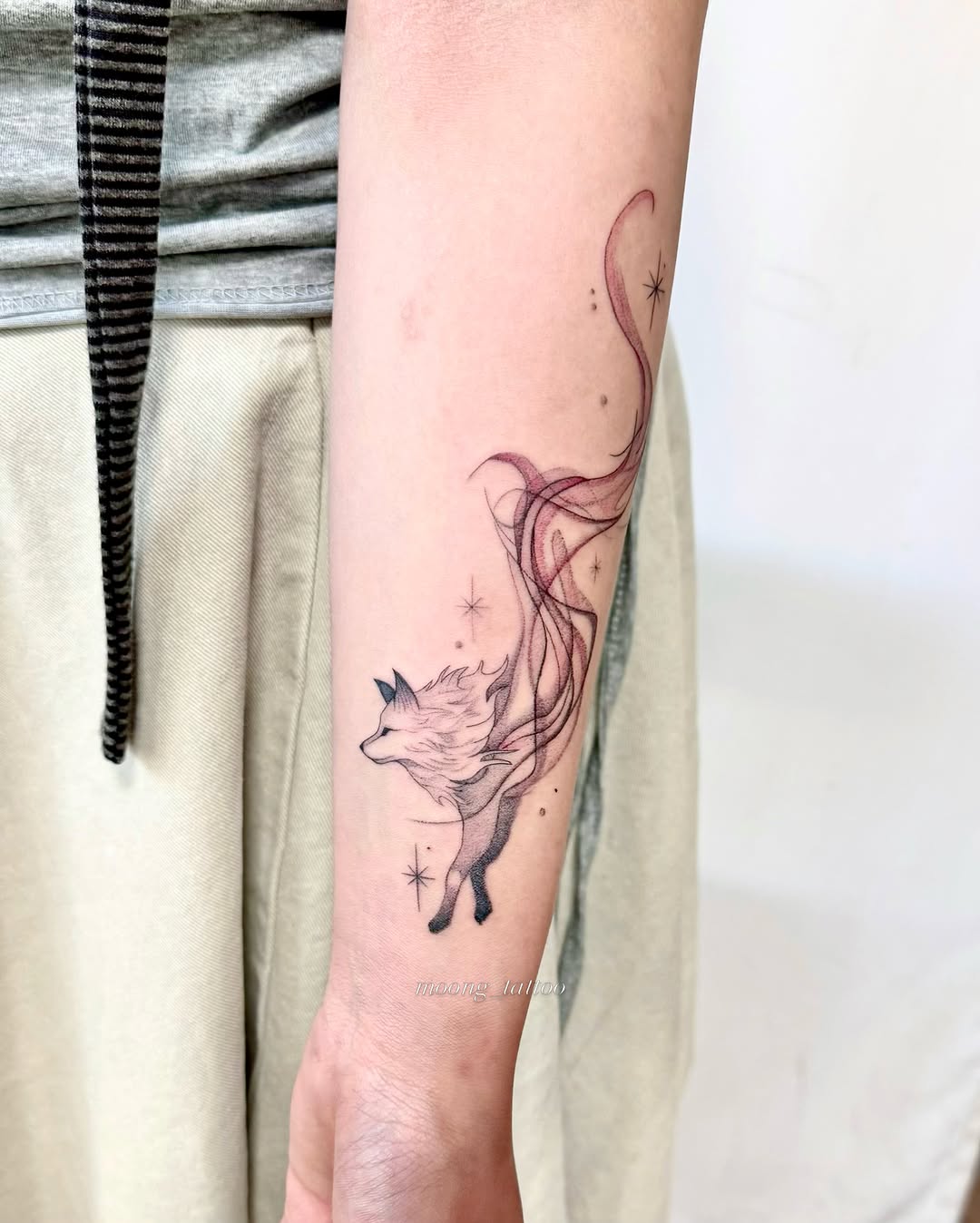 Tattoo by @moong_tattoo — fine_line, dotwork