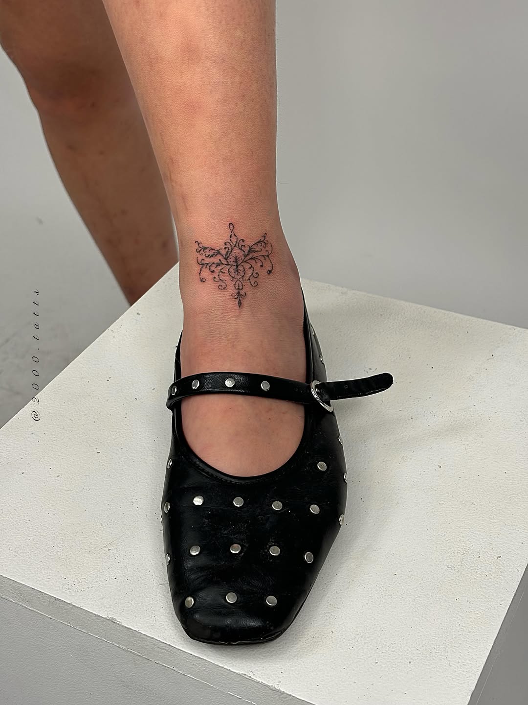 Tattoo by @2000.tatts โ fine_line, ornamental