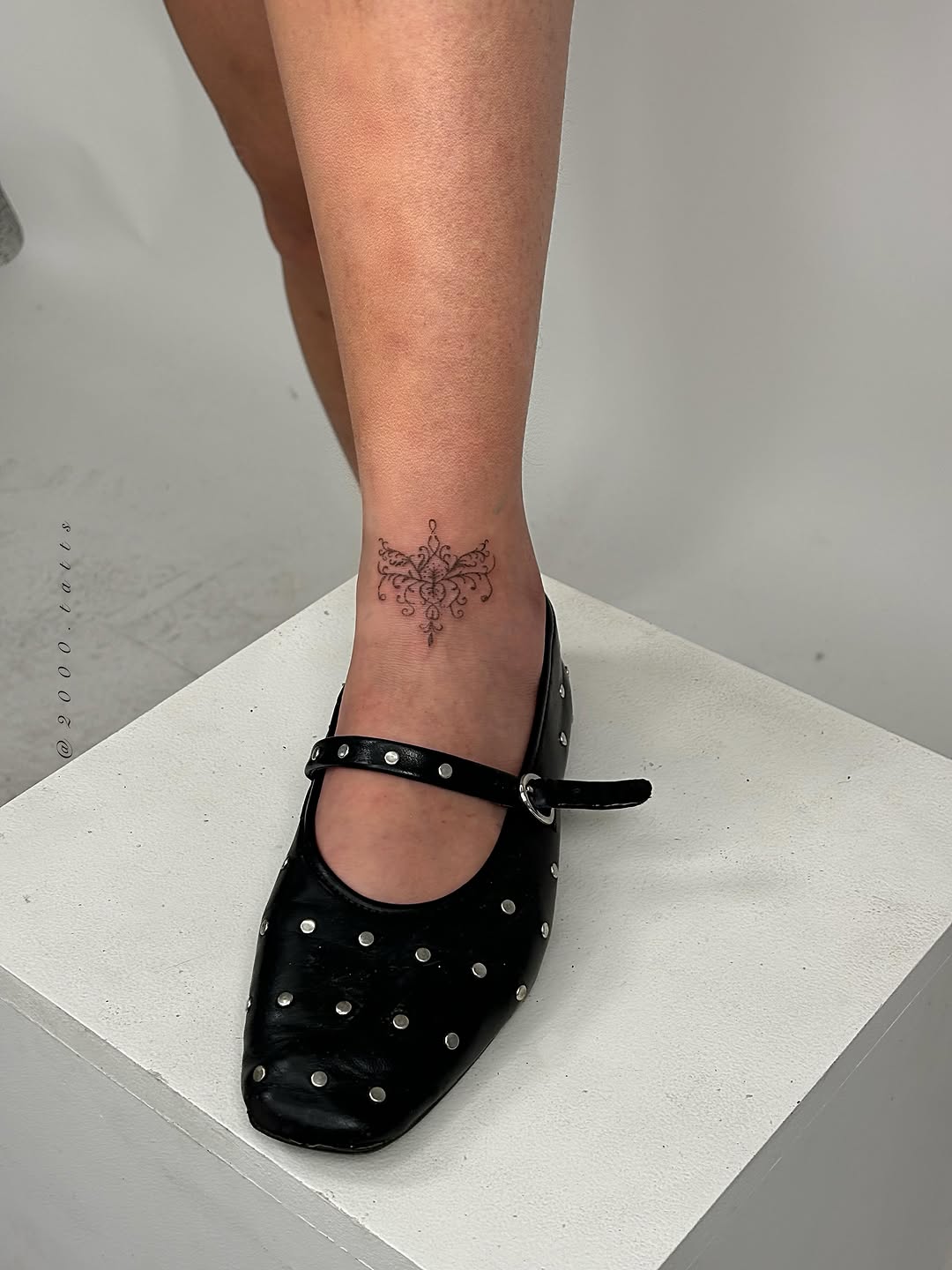 Tattoo by @2000.tatts โ fine_line, ornamental