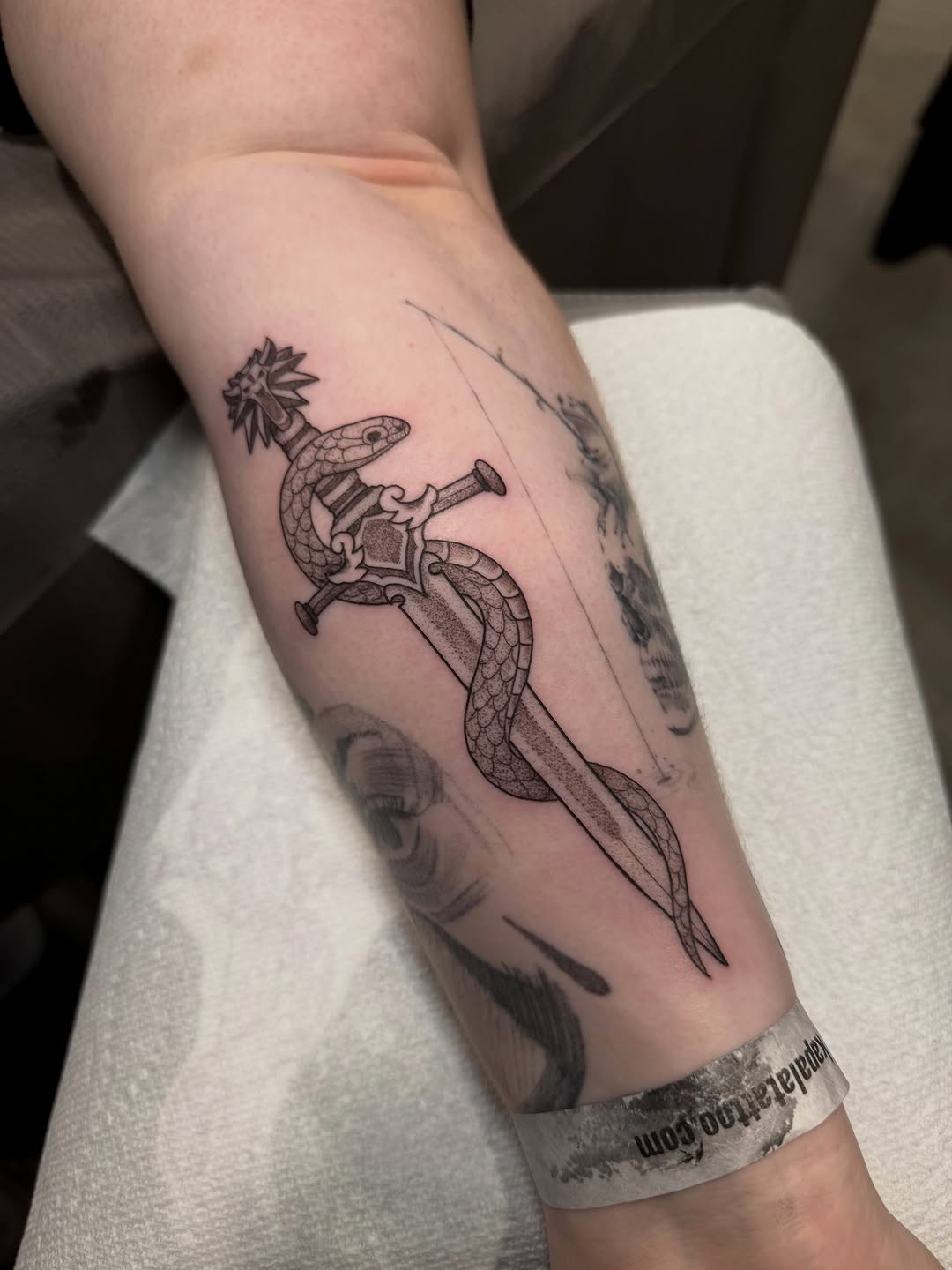 Tattoo by @copaceticink โ fine_line, black_and_grey