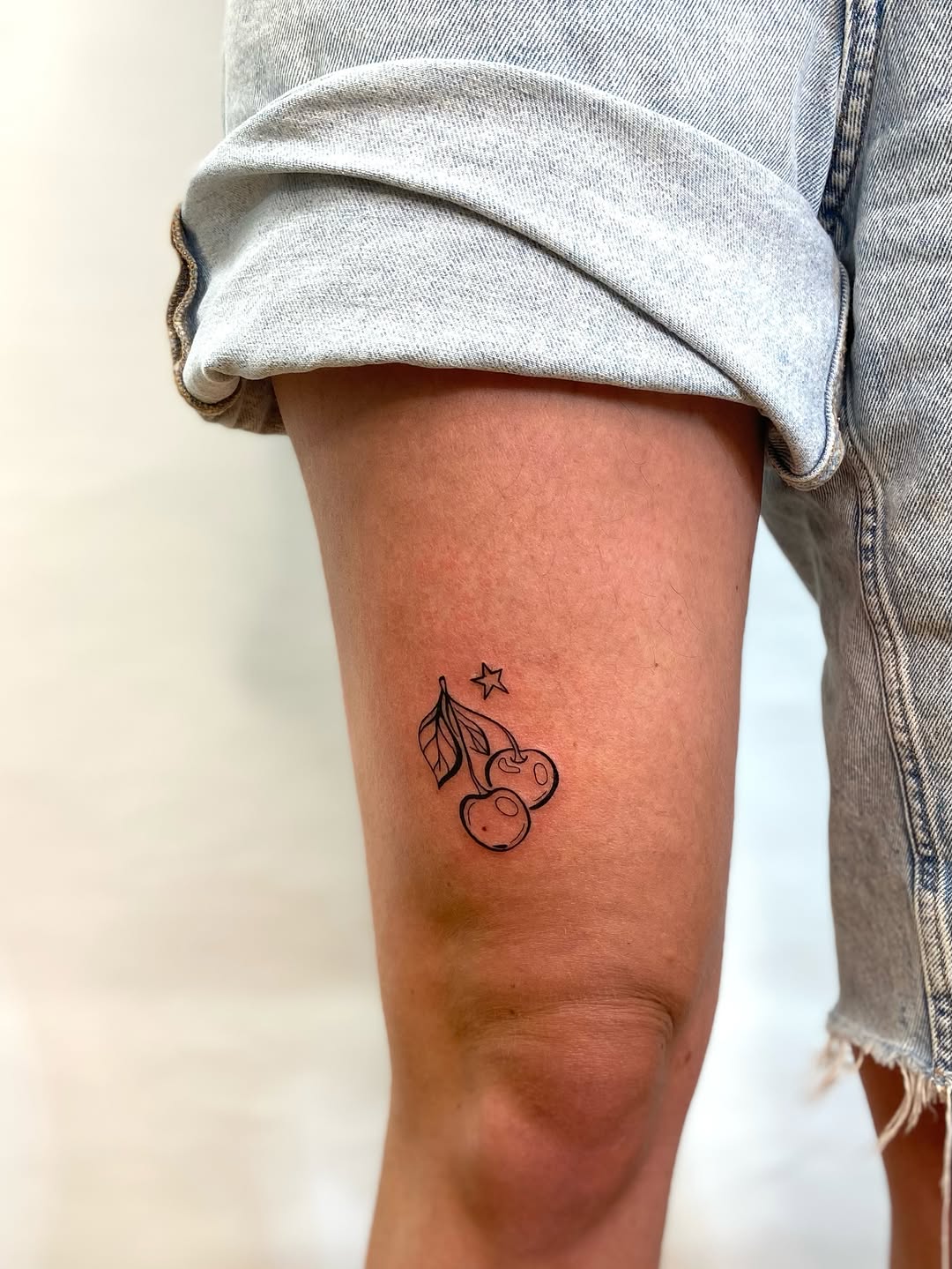 Tattoo by @cathbraungrenier — fine_line