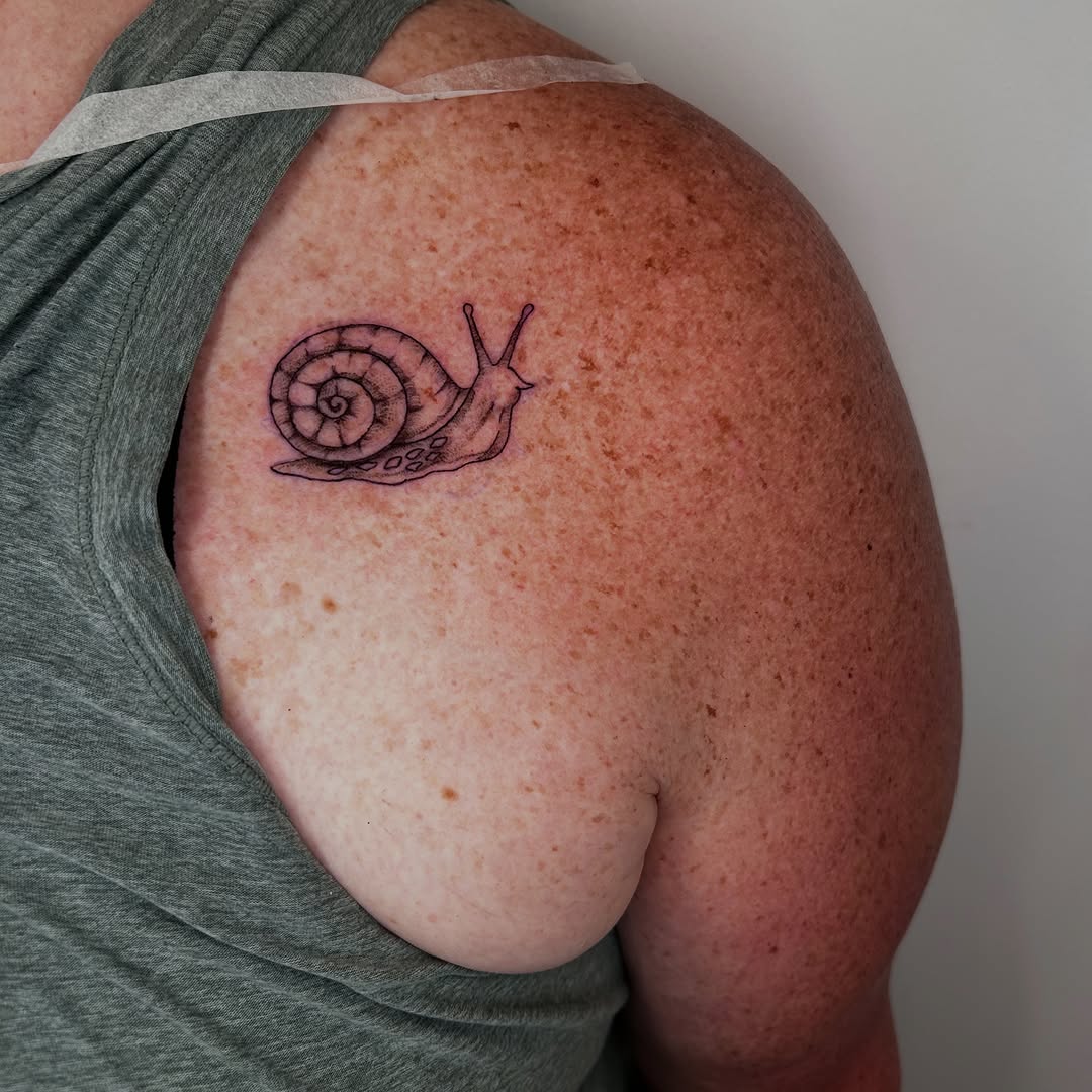 Tattoo by @nomadic.designs β fine_line