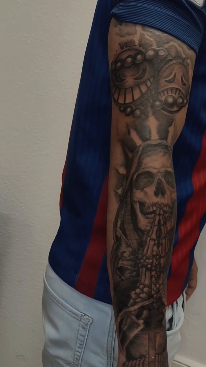 Tattoo by @martinatattoolanzarote — black_and_grey, dark_realism