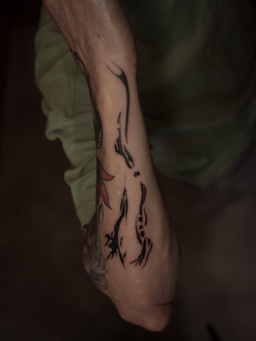 Tattoo by @tomtranchina โ blackwork