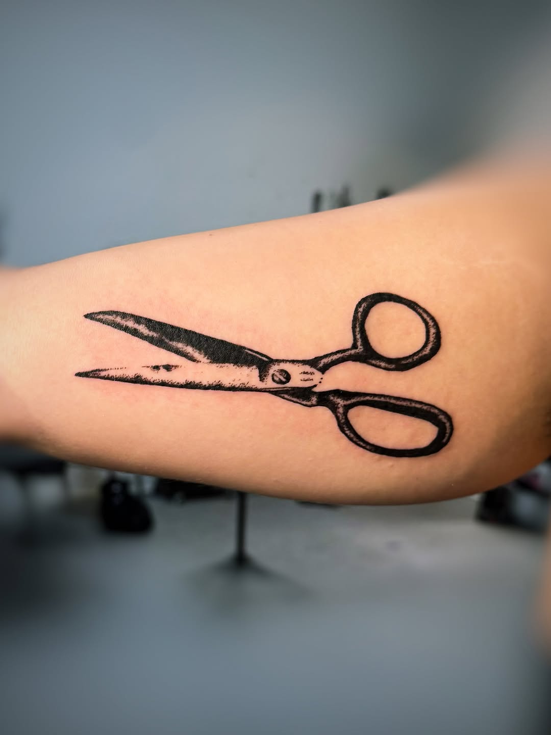 Tattoo by @r0tten.t4ts — black_and_grey, realism