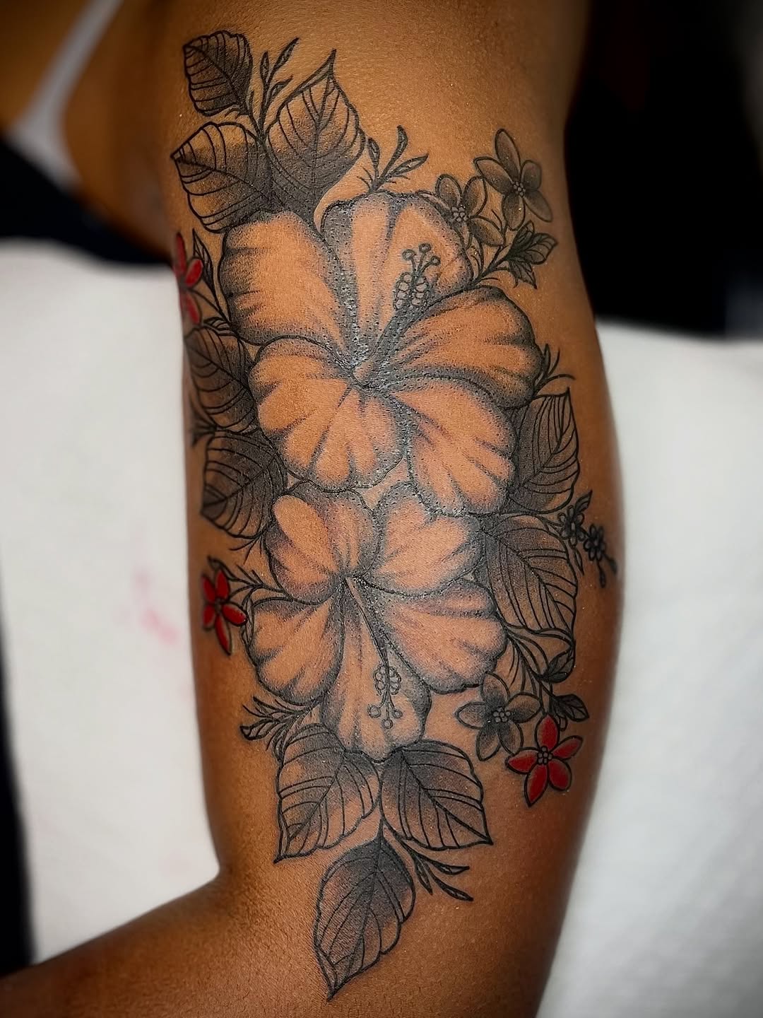 Tattoo by @cursedskintattoos β black_and_grey, fine_line
