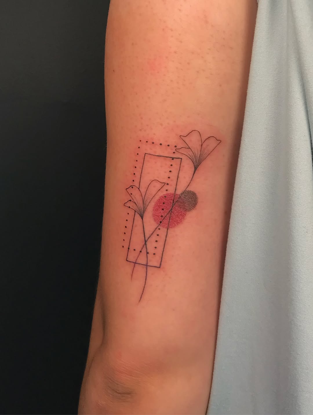 Tattoo by @douceliigne — fine_line, geometric