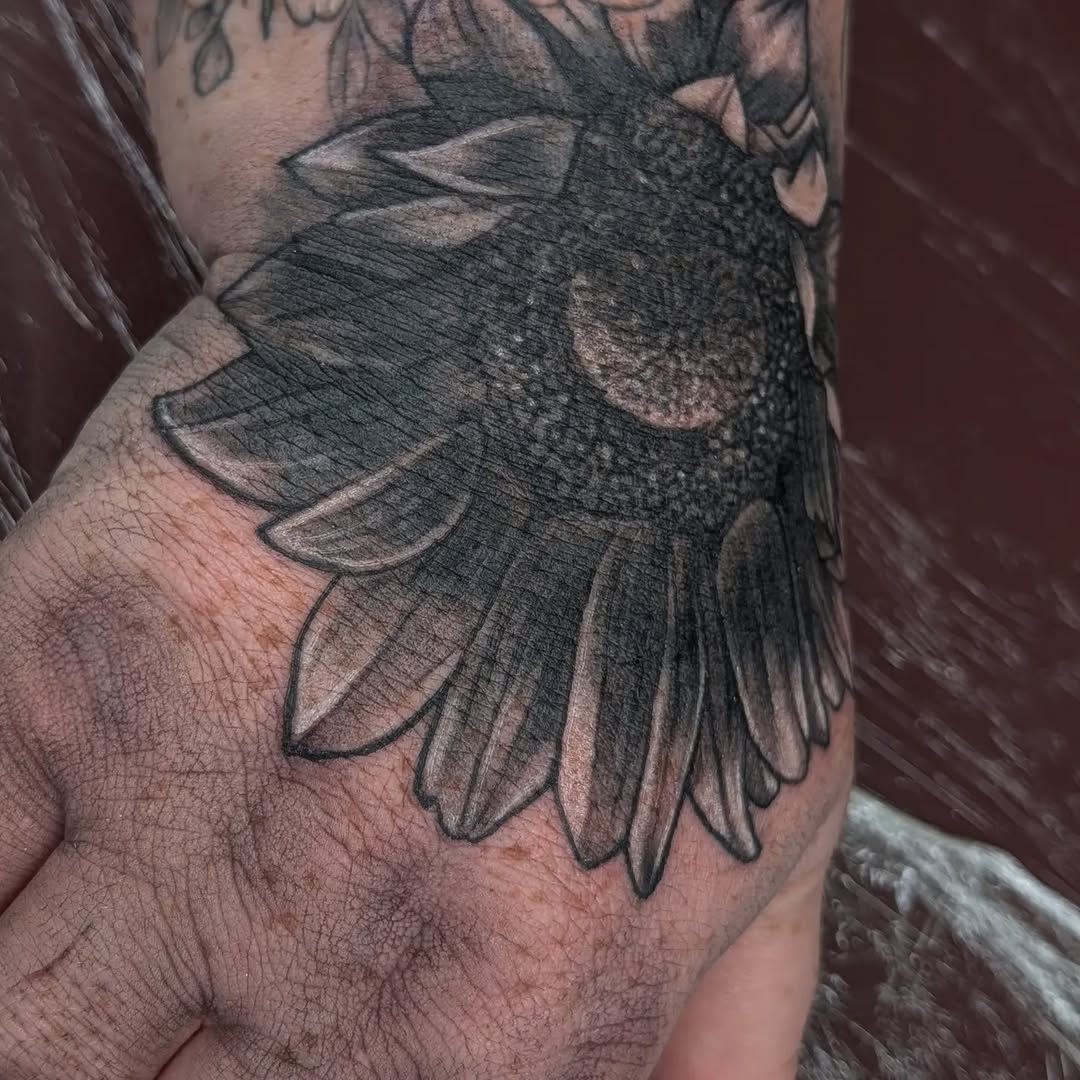 Tattoo by @y_i_n_k — realism, black_and_grey