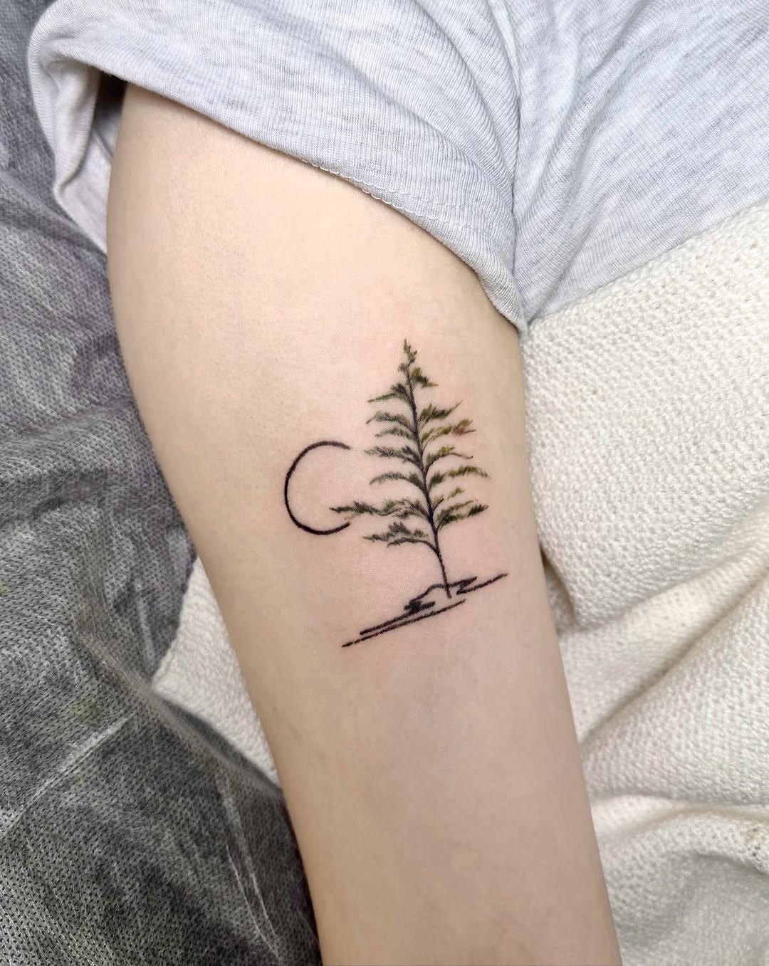 Tattoo by @nagool_tattoo — fine_line, minimalist