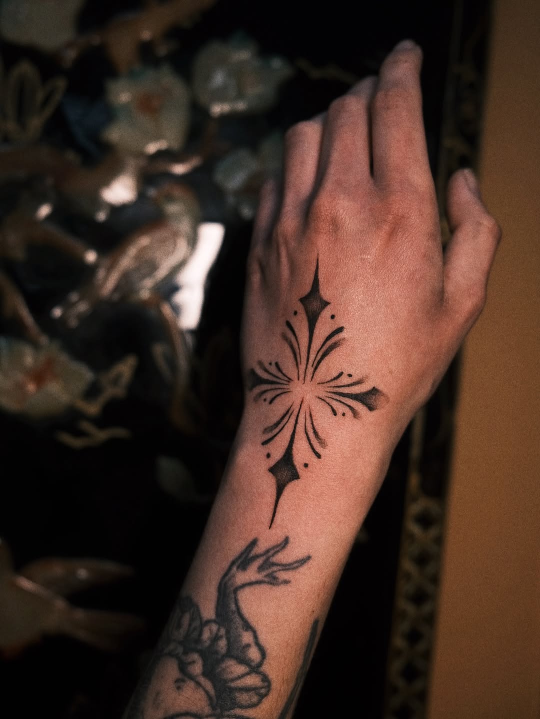 Tattoo by @ren.inks — fine_line, minimalist
