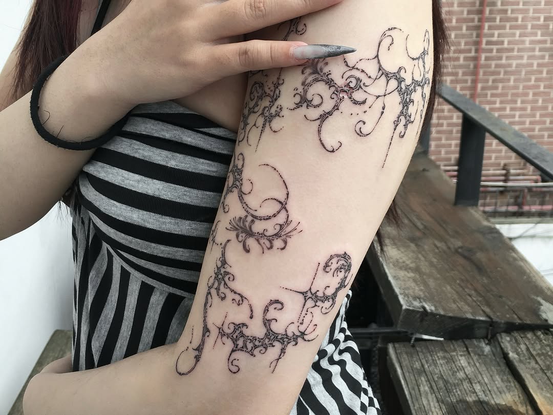 Tattoo by @keeshetattoo β fine_line, ornamental
