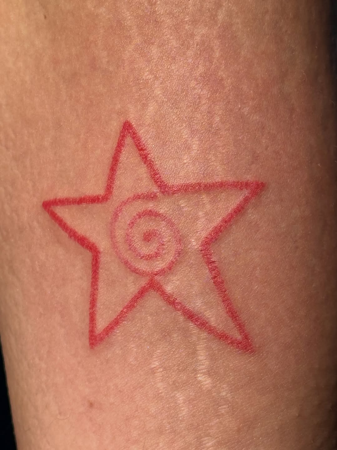 Tattoo by @alicexgreen — fine_line