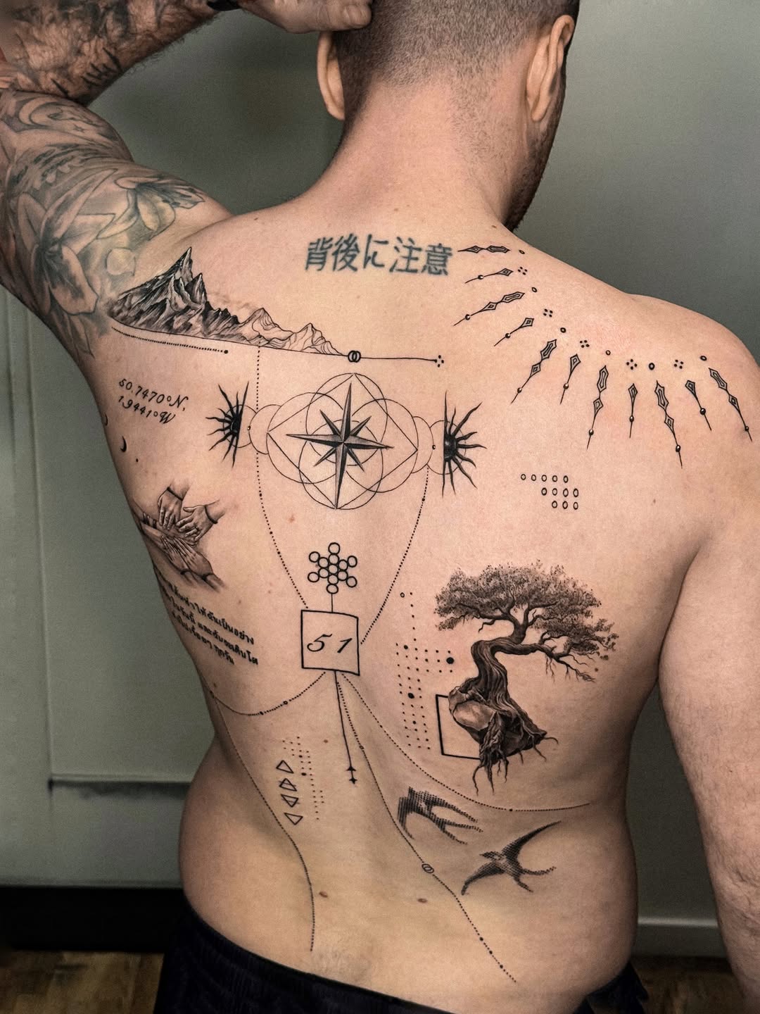 Tattoo by @dannyptattoos โ geometric, black_and_grey