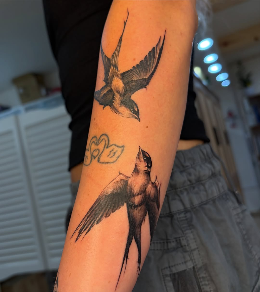 Tattoo by @et._.go._.tattoo — realism, black_and_grey
