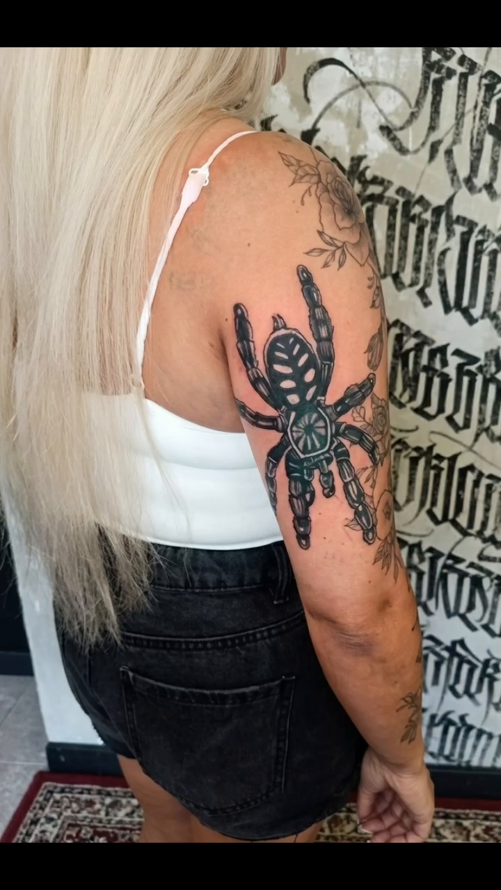 Tattoo by @mateusz_raczek — blackwork, geometric