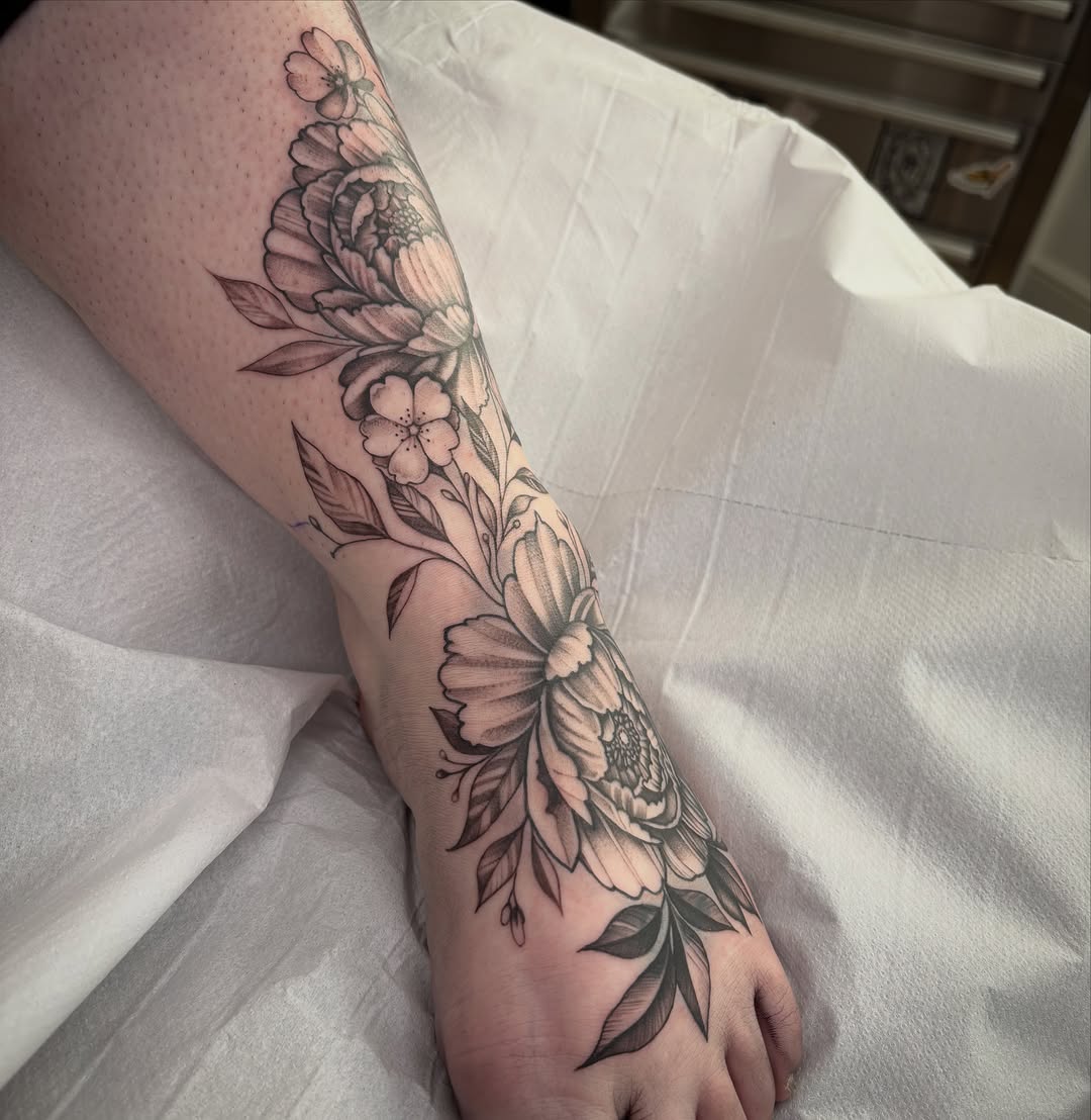 Tattoo by @abbiemorphewtattoos — black_and_grey, fine_line