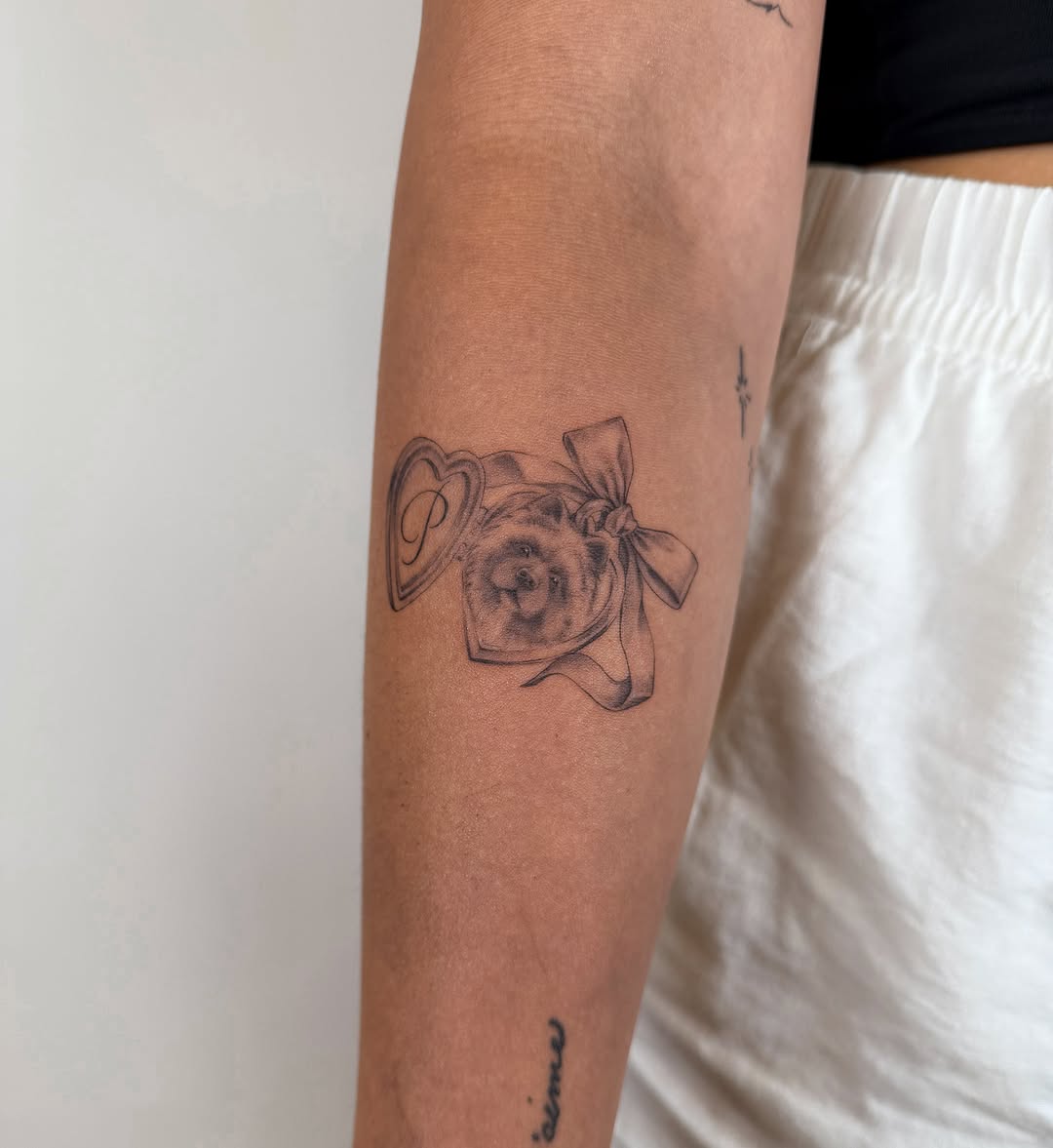 Tattoo by @hellymarch_tattoo โ fine_line, realism