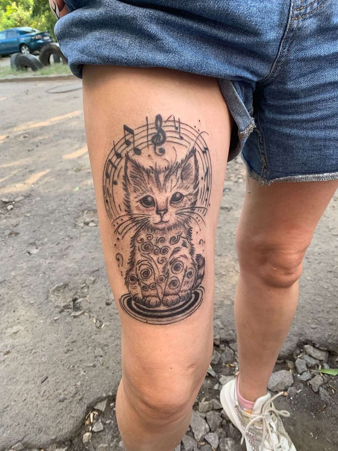 Tattoo by @_cats_and_tatts_ — black_and_grey, illustrative