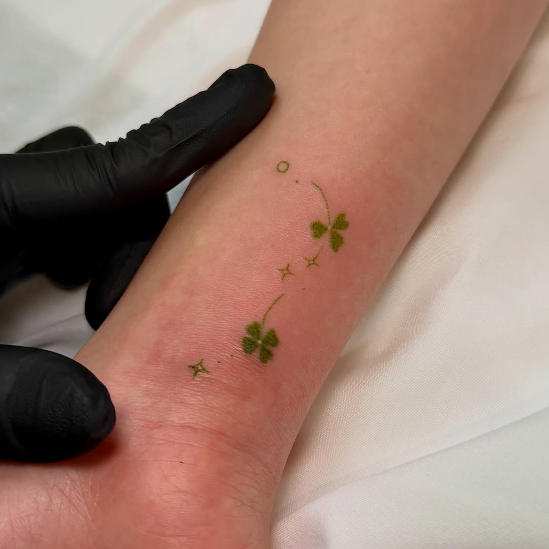 Tattoo by @maru_ttttt — fine_line, minimalist