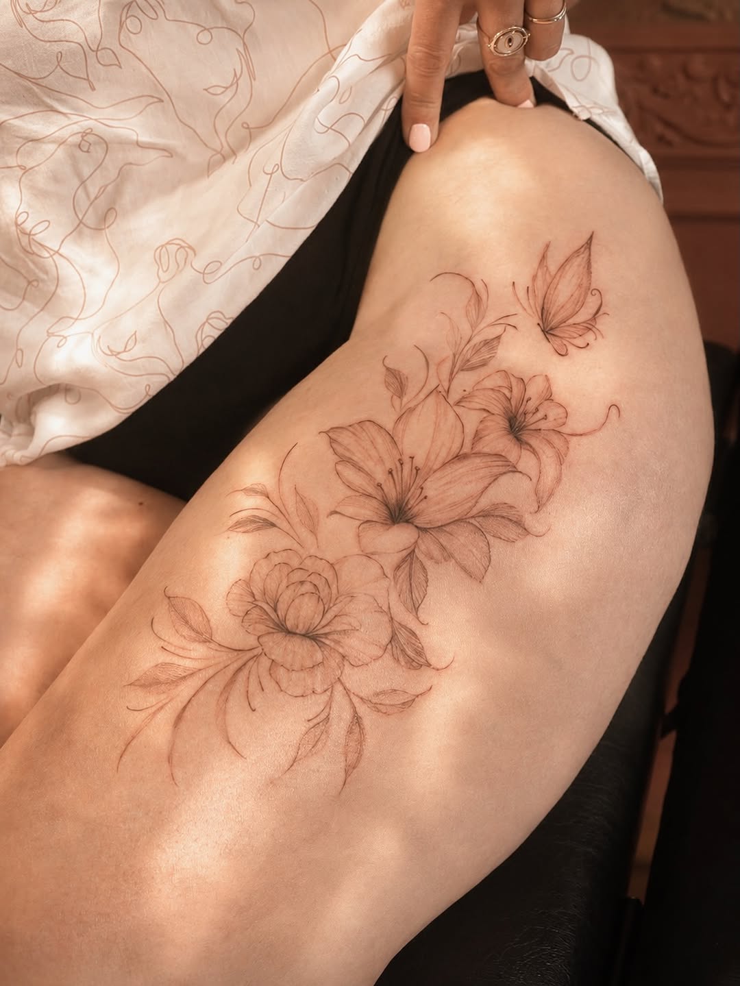 Tattoo by @heoyeon__tattoo — fine_line, illustrative