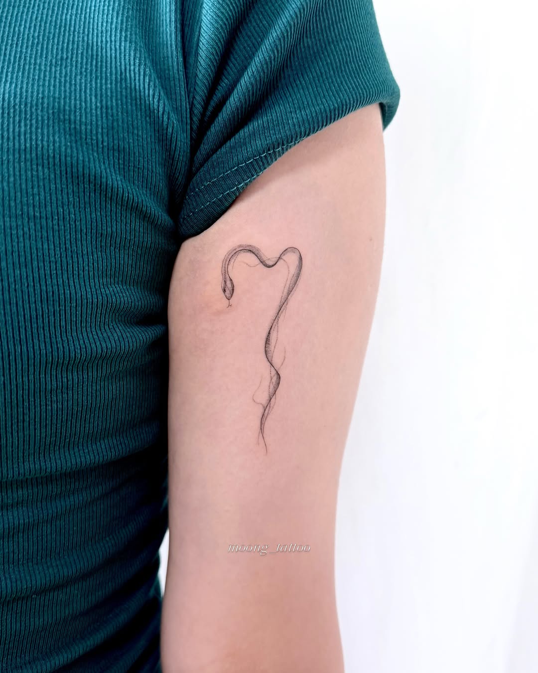 Tattoo by @moong_tattoo — fine_line, minimalist