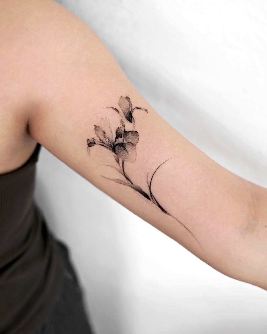 Tattoo by @mukyeon_tattoo — fine_line, black_and_grey