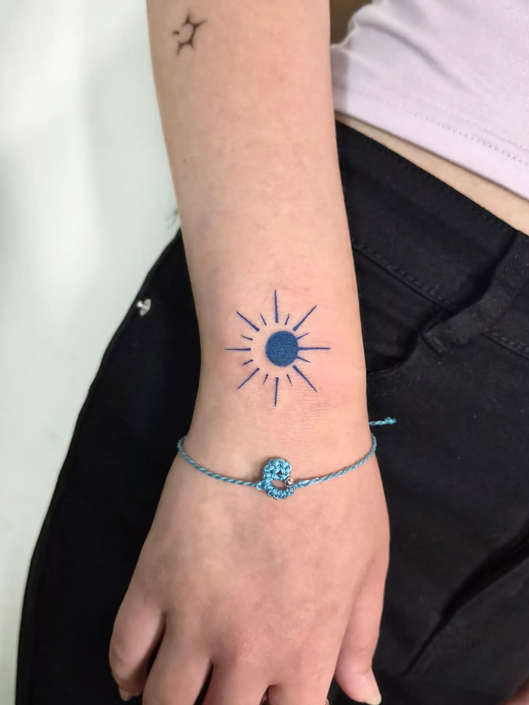 Tattoo by @ink_x_seoul — fine_line, minimalist