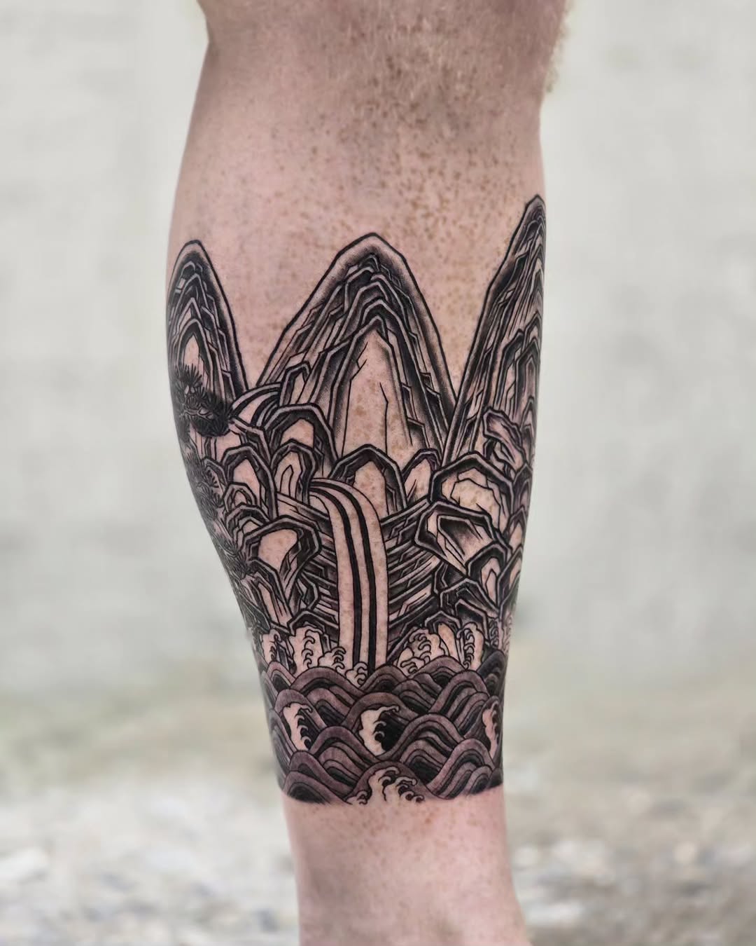 Tattoo by @onsil.ink — japanese_irezumi, black_and_grey